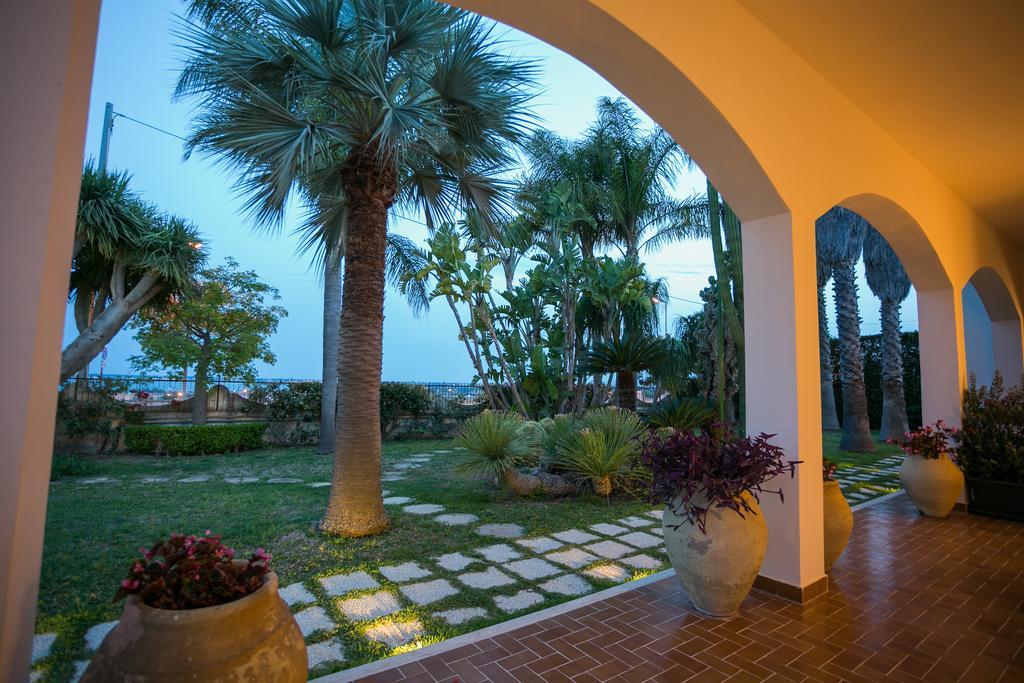 Temenos Villa By Ortigiaapartments Сиракузы Экстерьер фото